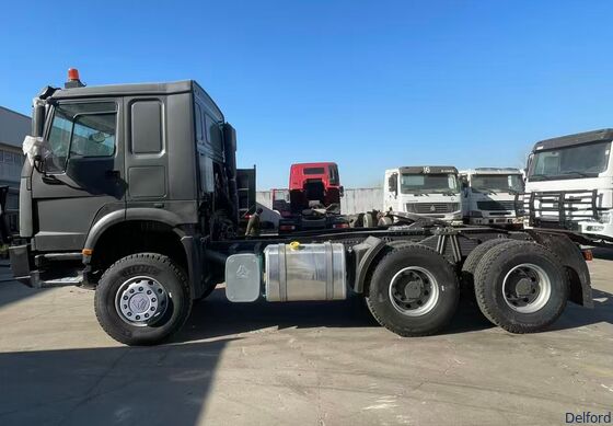 Used Howo SinoTruck 6X4 10-Wheel Tractor Truck with WEICHAI Engine 430HP