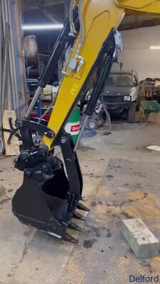 Customized Hydraulic Rotating Skeleton Bucket for Mini Excavator Grab Thumb Demolition Sorting Attachment