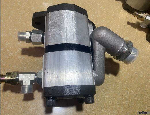 OE Compatible 300 Bar Pressure Hydraulic Gear Pump Pre Shipment Tested for  M318 M320 Excavators