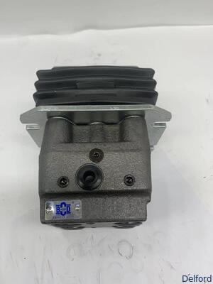 The Front And Rear Push Rod Assembly Foot Valve Of Excavator SK210LC Foot Pedal Assy

