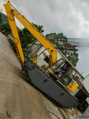 DF Factory Customized Pontoon Used For Second-hand Excavator Komatsu Pc120 Excavator Amphibious Excavator  With Long Reach Boom